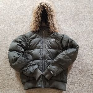 The North Face Women's LG Green 550 Goose Down Gotham Bomber Jacket Faux Fur